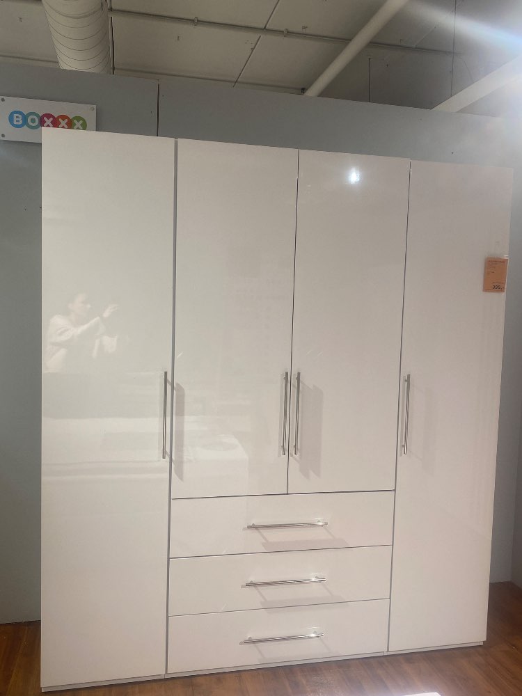 Kleiderschrank Magnum