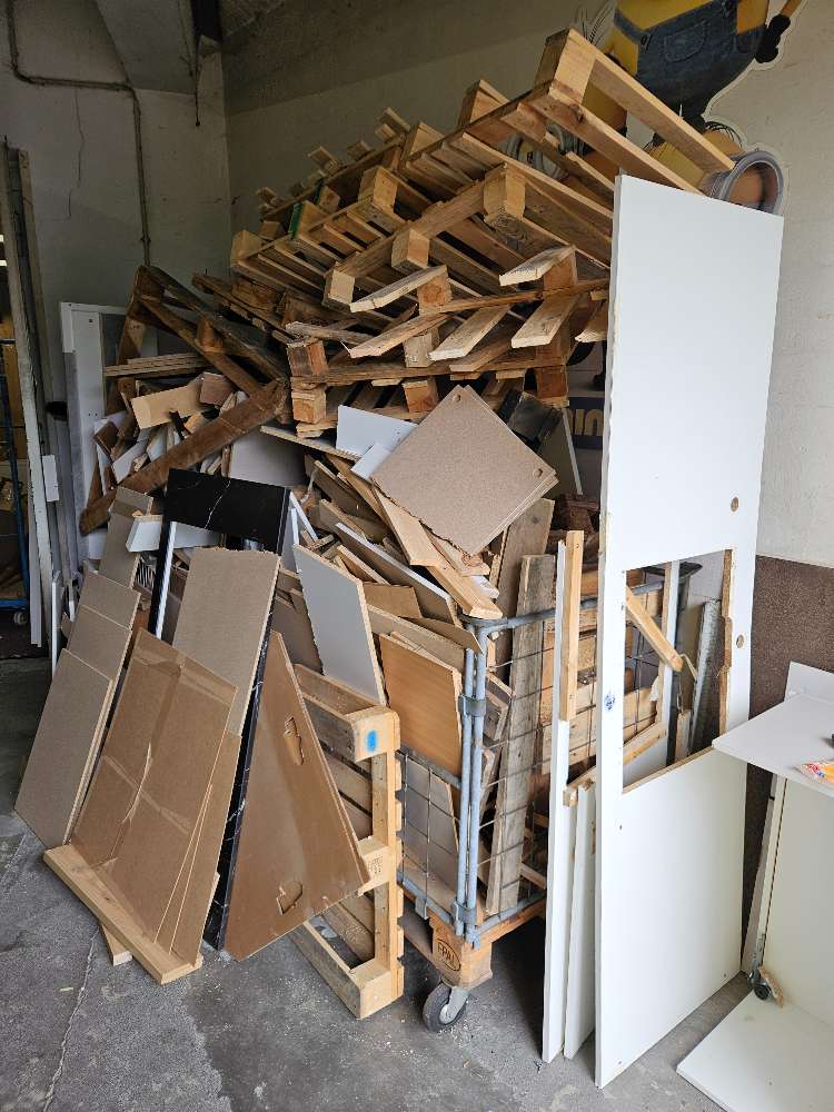 Holzreste zu verschenken !!!