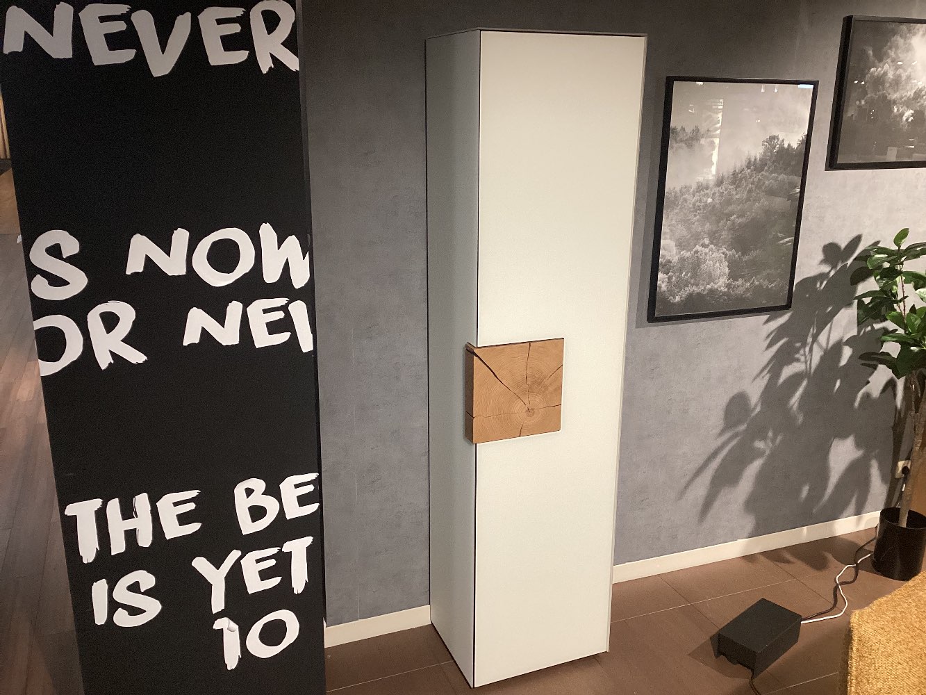 Standelement „Caya“, Orig. Hartmann, Kerneiche massiv, Glas weiß