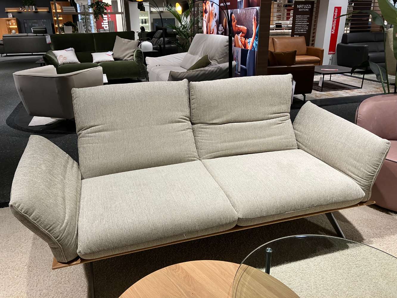 Sofa 2,5-sitzig, 2 Armlehnen