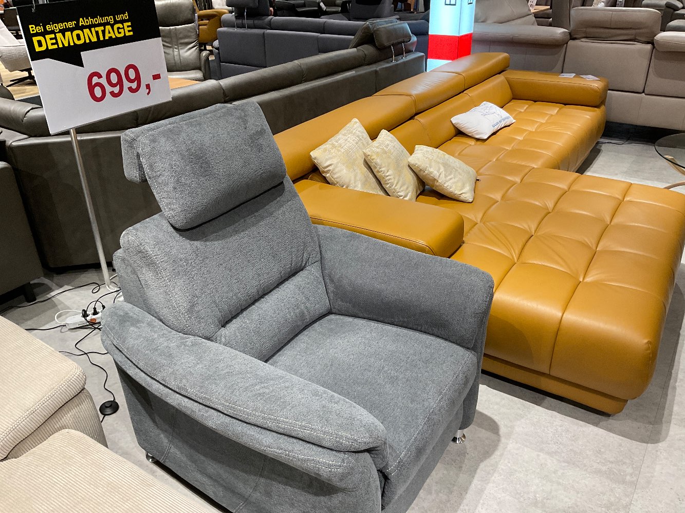 Sessel mit elektrischer Verstellung