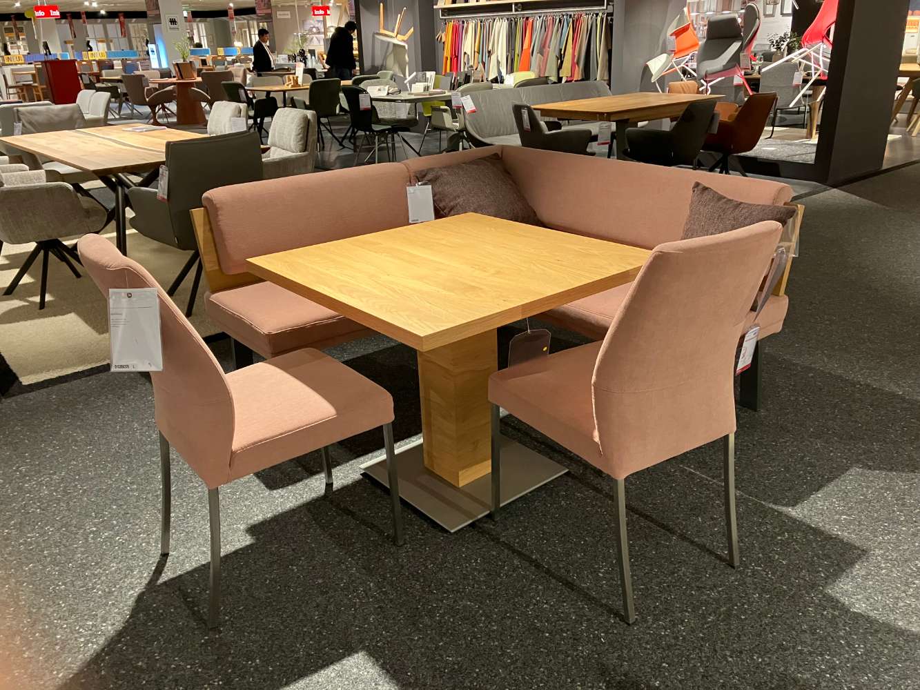 Esstisch-Gruppe bestehend aus 1x Tisch, 2x Stuhl und 1x Eckbank