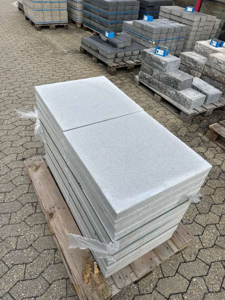 Mellow Terrassenplatten 50x50x5 cm Silbergrau gestrahlt (2.Wahl)