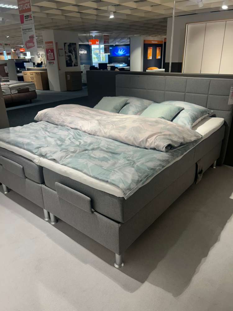 Boxspringbett mit Motor