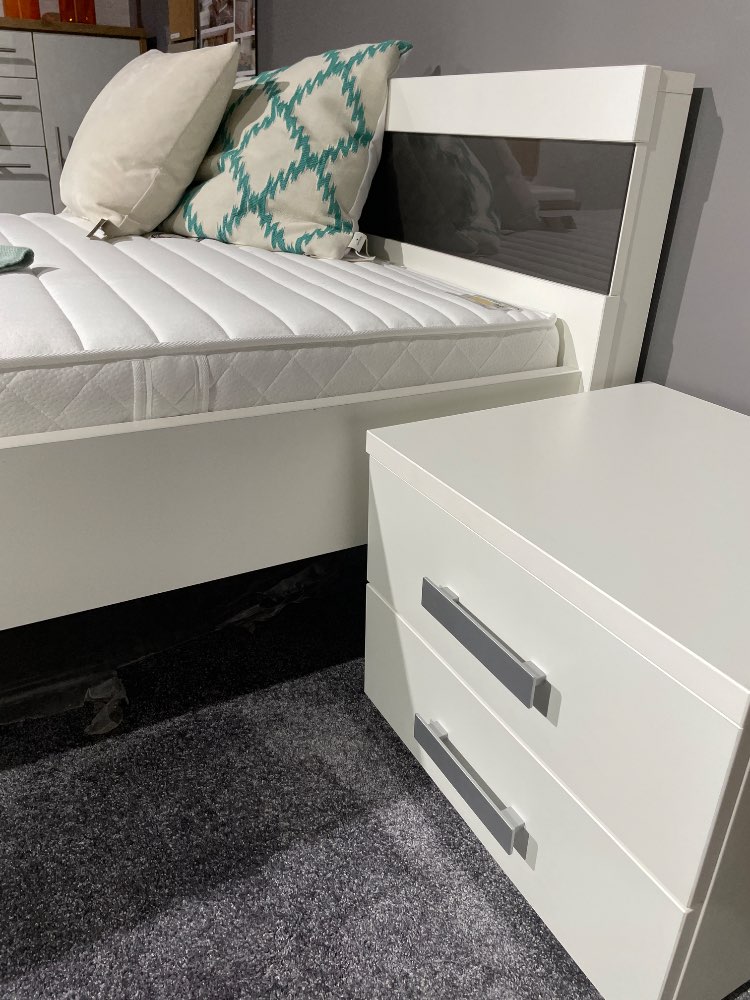 Bett 120x 200 inkl. Nachttisch Chance plus