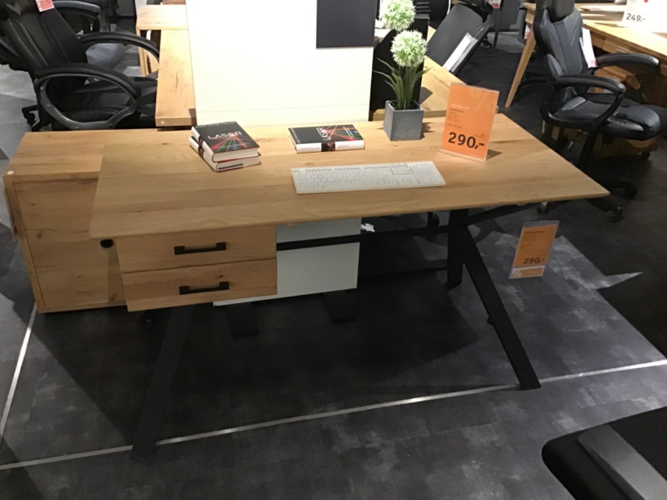 XXXLutz Ausstellungsstück Möbel Schreibtisch Wintertur