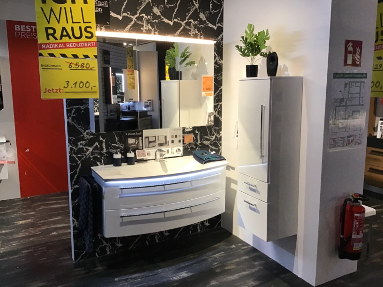 XXXLutz Ausstellungsstück Möbel Badezimmer Bellano weiß