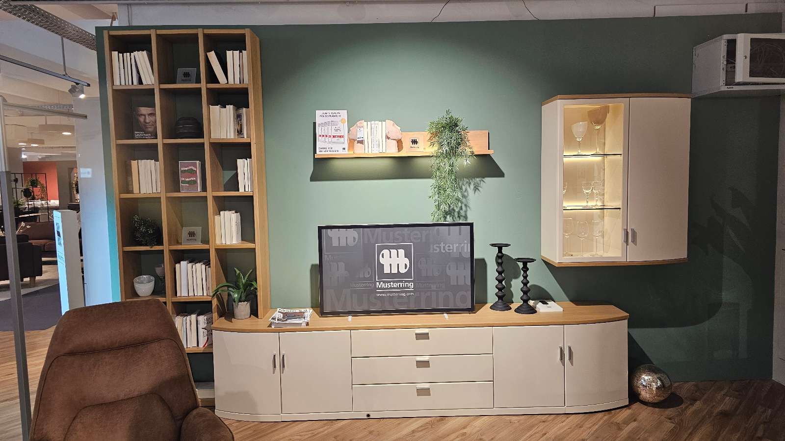 Wohnwand Kira System von MUSTERRING