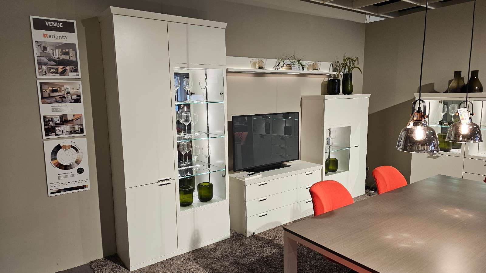 Wohnwand Venue von VARAINTA