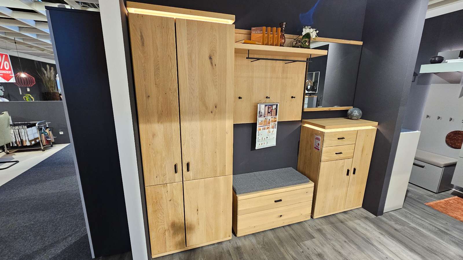 Garderobe Barcelona von der Firma MCA furniture