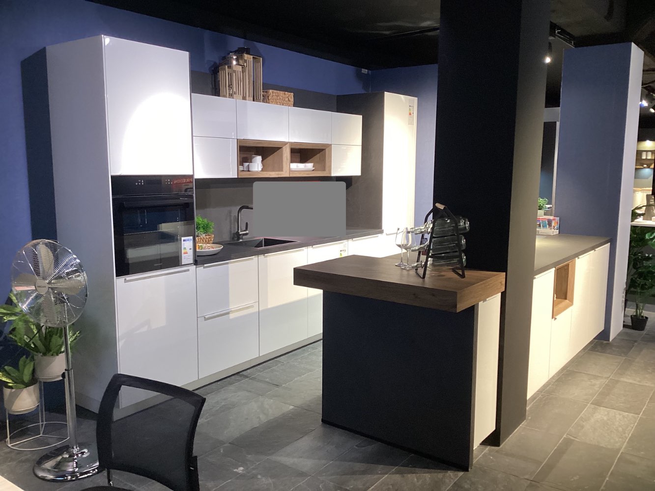 Möbel. Einbauküche, *NUR MÖBEL*, Celina Noel, 3670×660, weiß