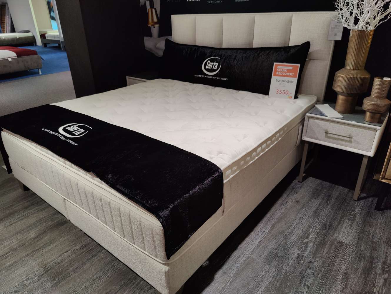 Boxspringbett – SERTA – Hollywood – 180 x 200 cm – inkl. 2 Nakos