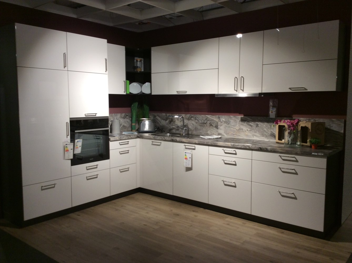 Schüller Einbauküchen Muschelweiss hochlglanz