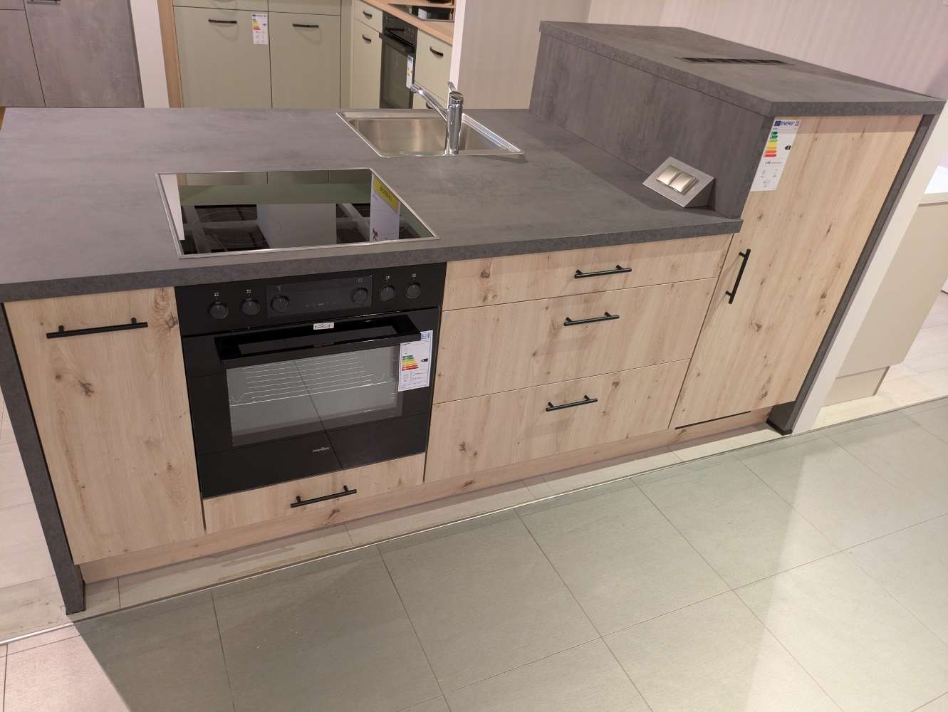 Zweiseitige Inselküche