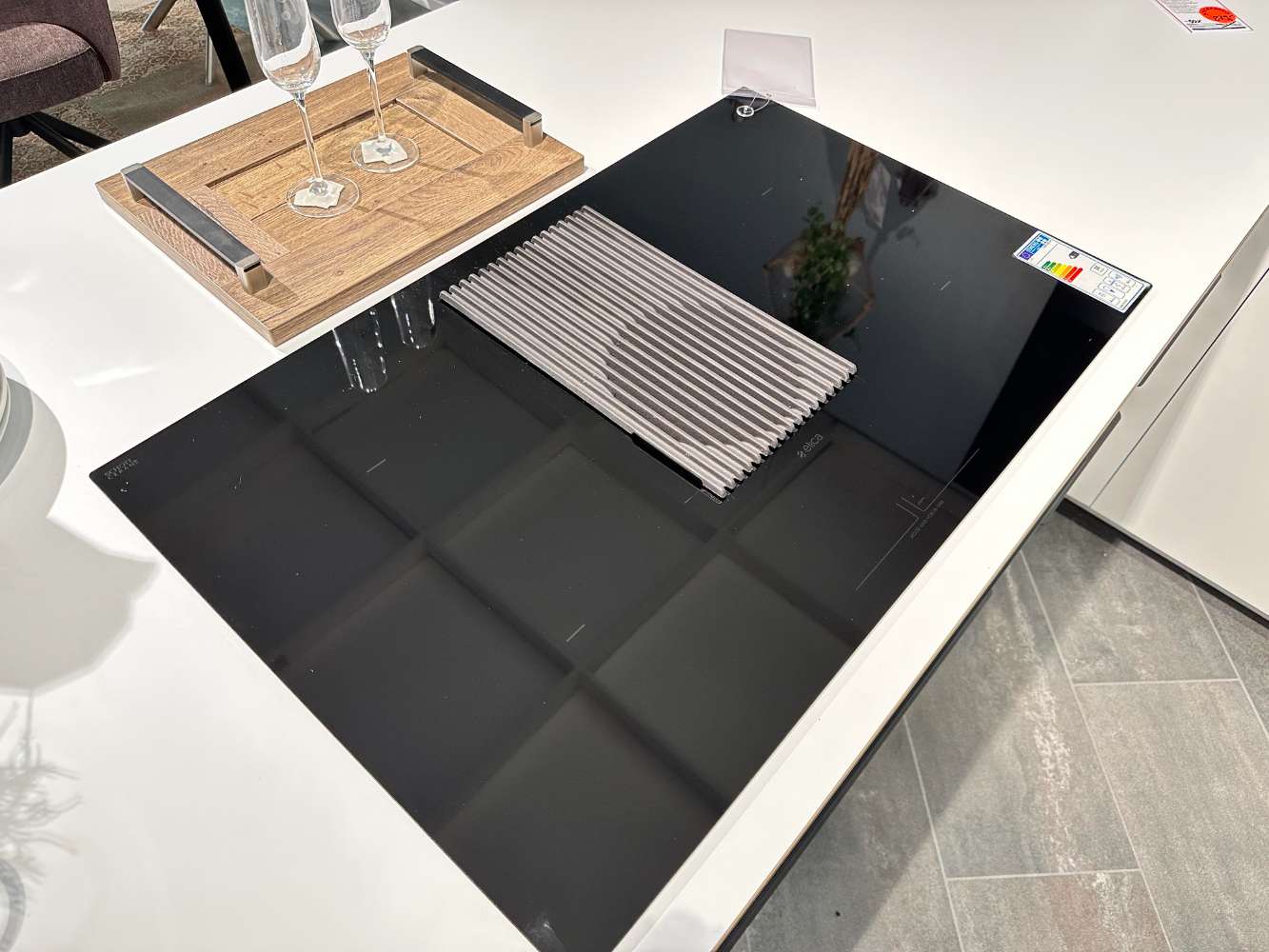 Elica Kochfeld „Tesla Prime“