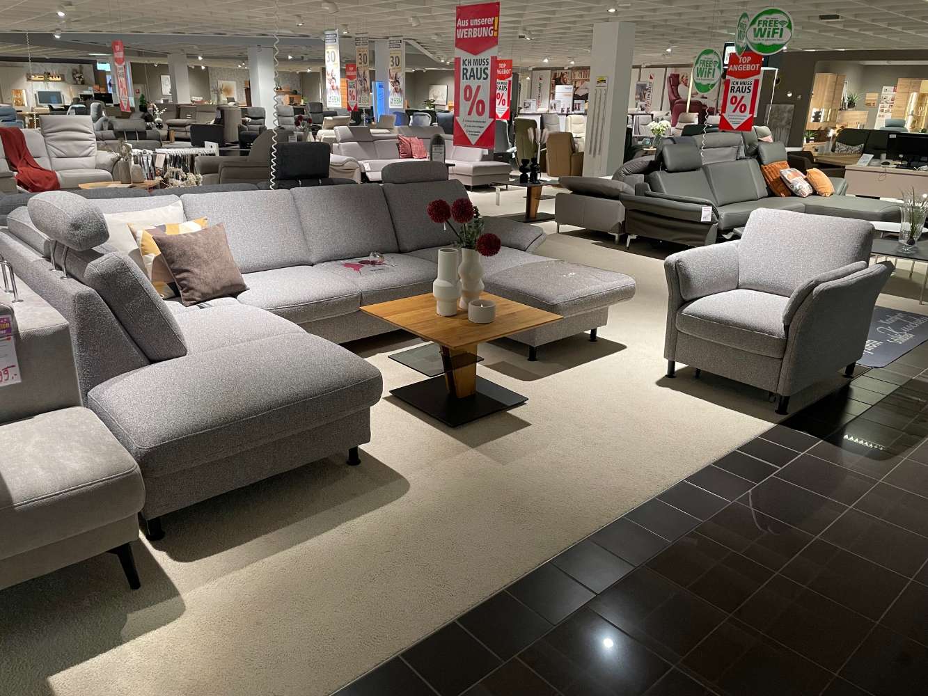 Garnitur inklusive Sessel und Funktionen