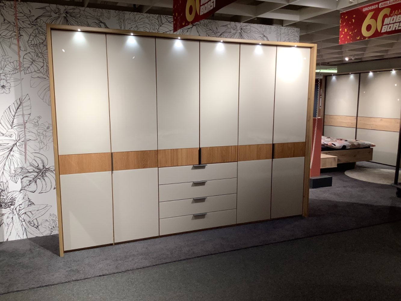 Drehtürenschrank Collection H