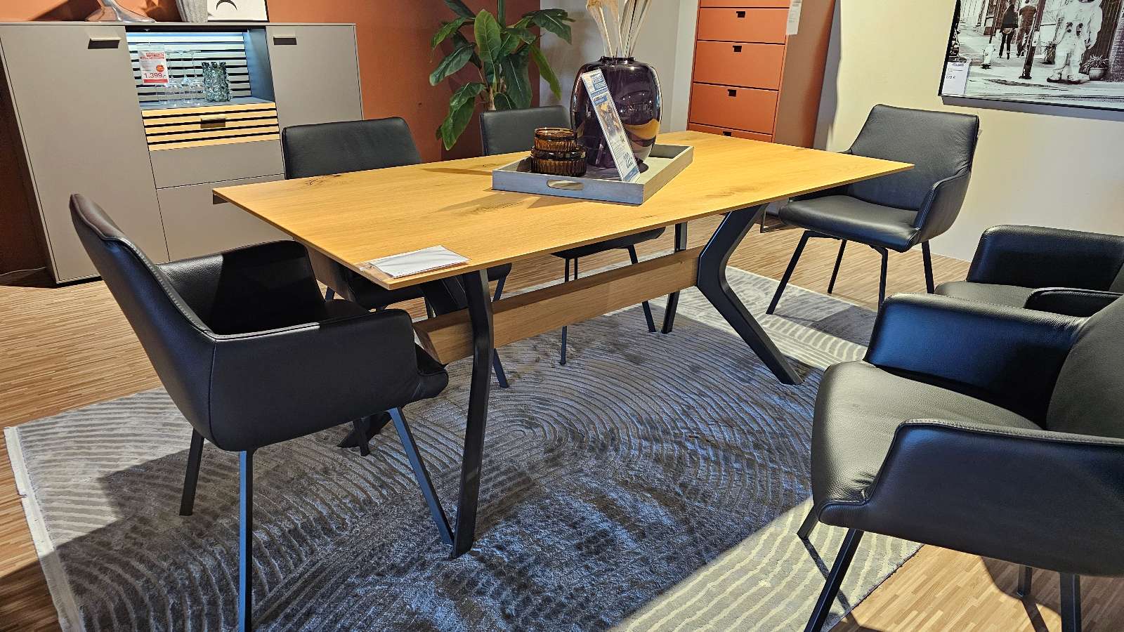 Esstisch von der Firma KOINOR