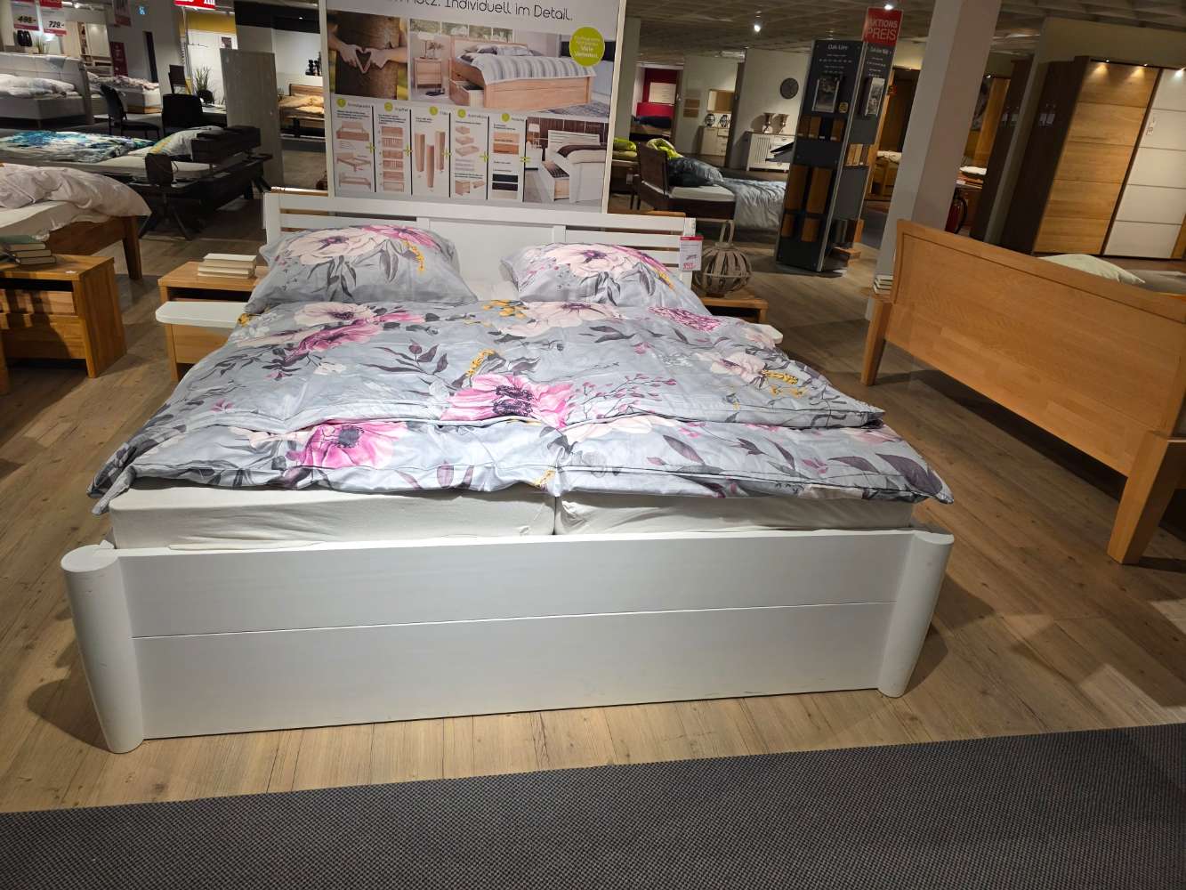 Holzbettgestell 2+2 Schubkästen inkl. Hänge-Nachtkonsolen