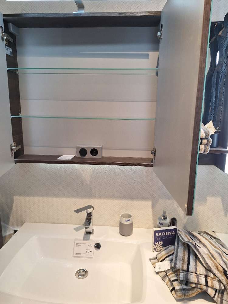 XXXLutz,Möbel,Spiegelschrank