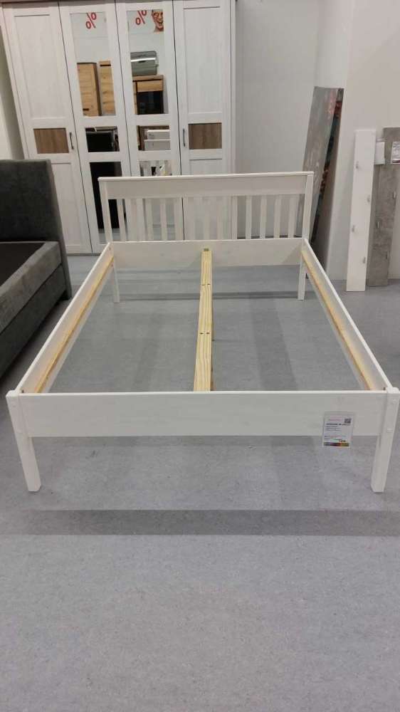 Holzbett, Kiefer massiv, weiß