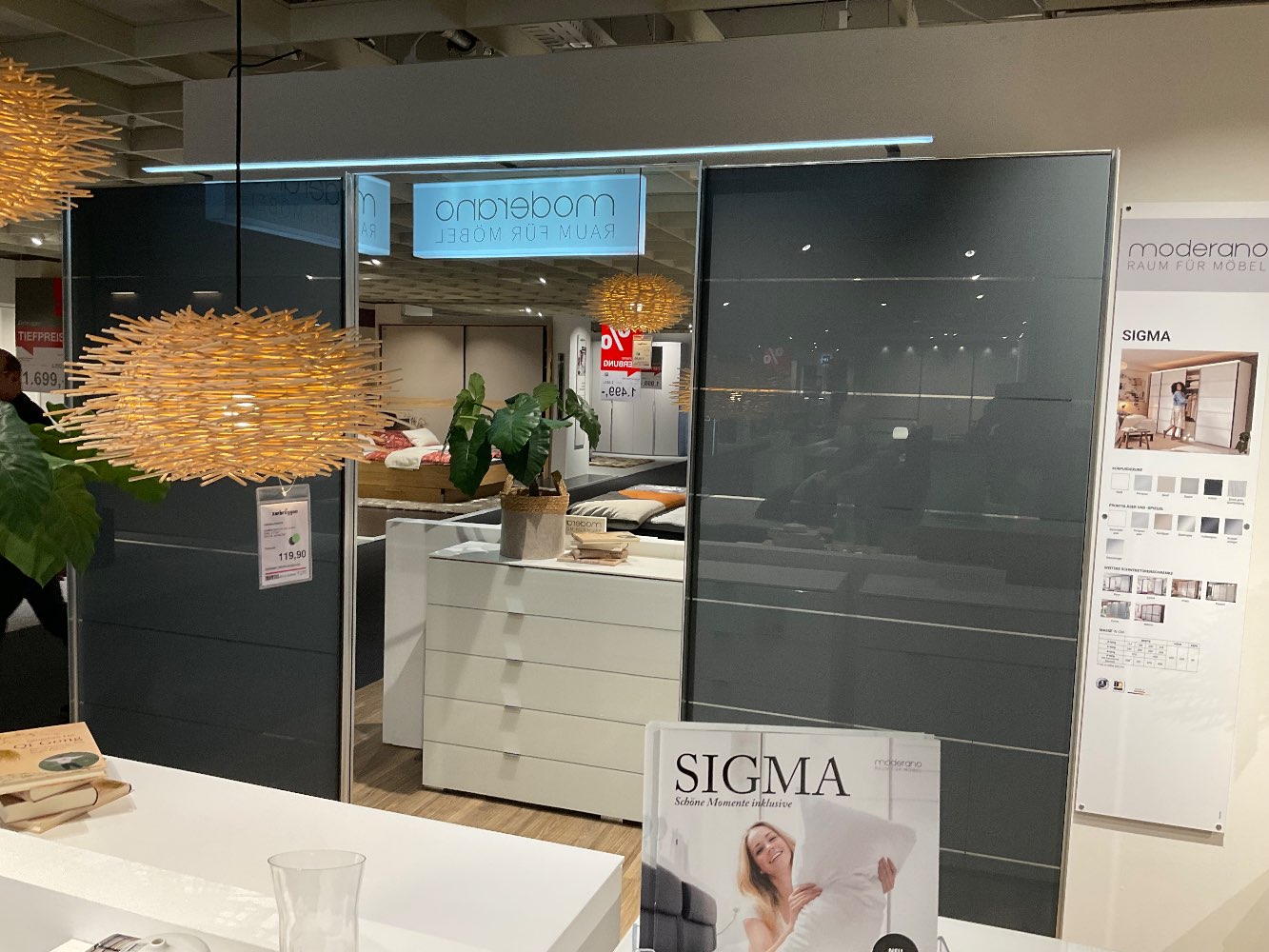 Schwebetürenschrank