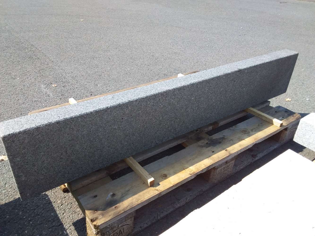 Palisaden Granit 8x25x125 anthrazit Naturstein Outlet