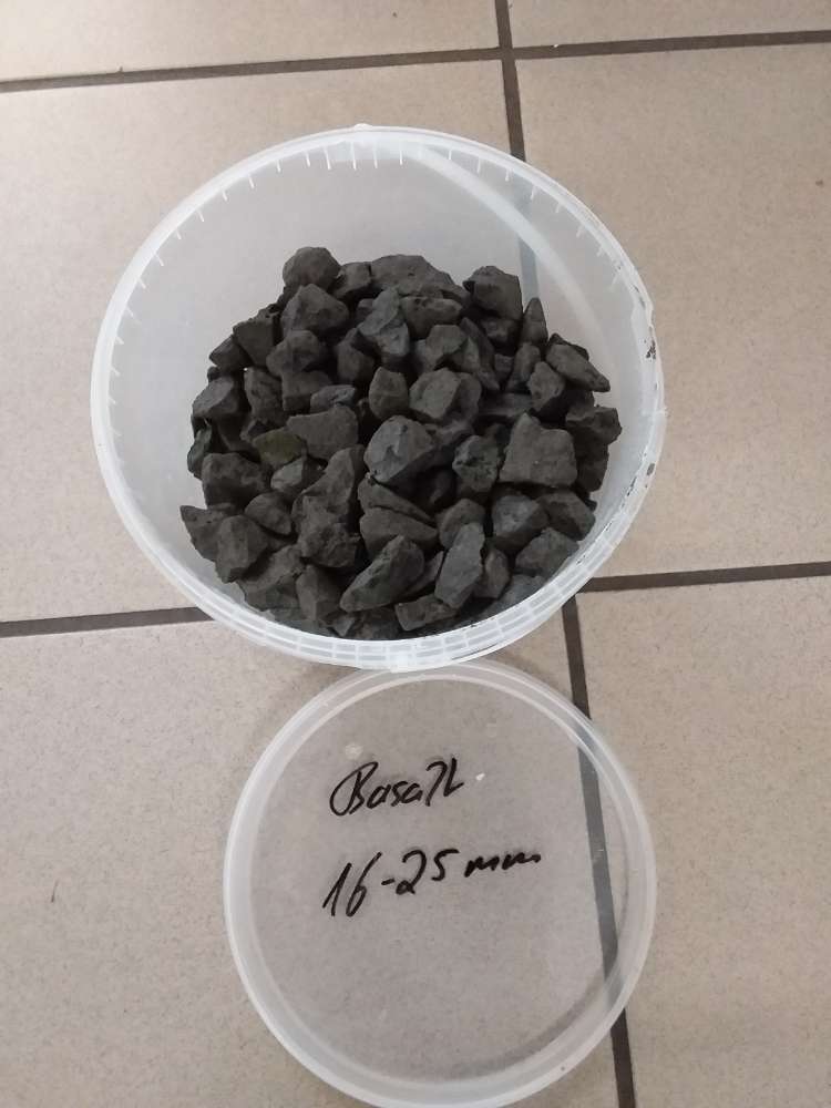 Basaltsplitt 16-25 mm Sackware a’25 kg Outlet Seltra