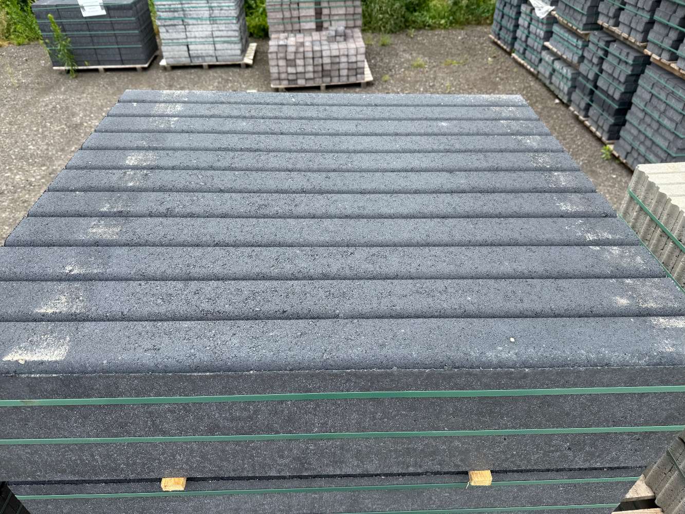 BE Tiefbordsteine anthrazit, 8 x 25 x 100cm, Sonderposten