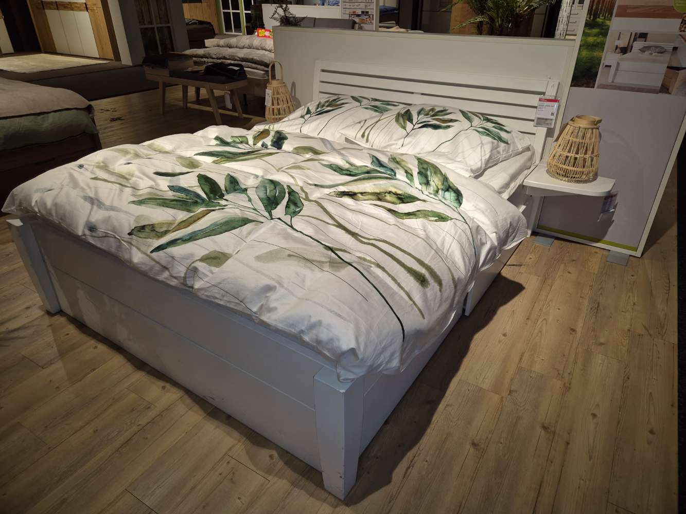 Holzbettgestell 4 Schubkästen