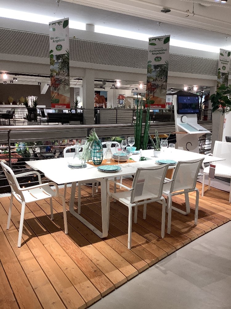 Tisch-Set inkl. Stühle