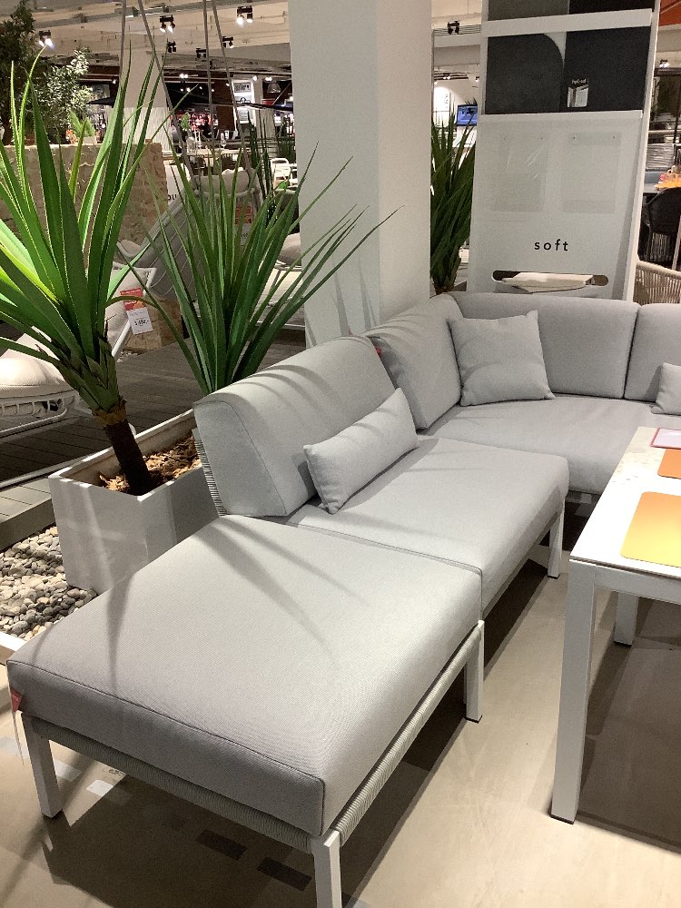 Lounge- Set inkl. Low Dining Tisch