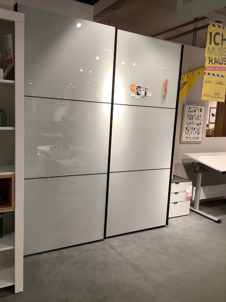 Staud Schwebetürenschrank XXXLutz Schlafzimmerabteilung Heilbronn