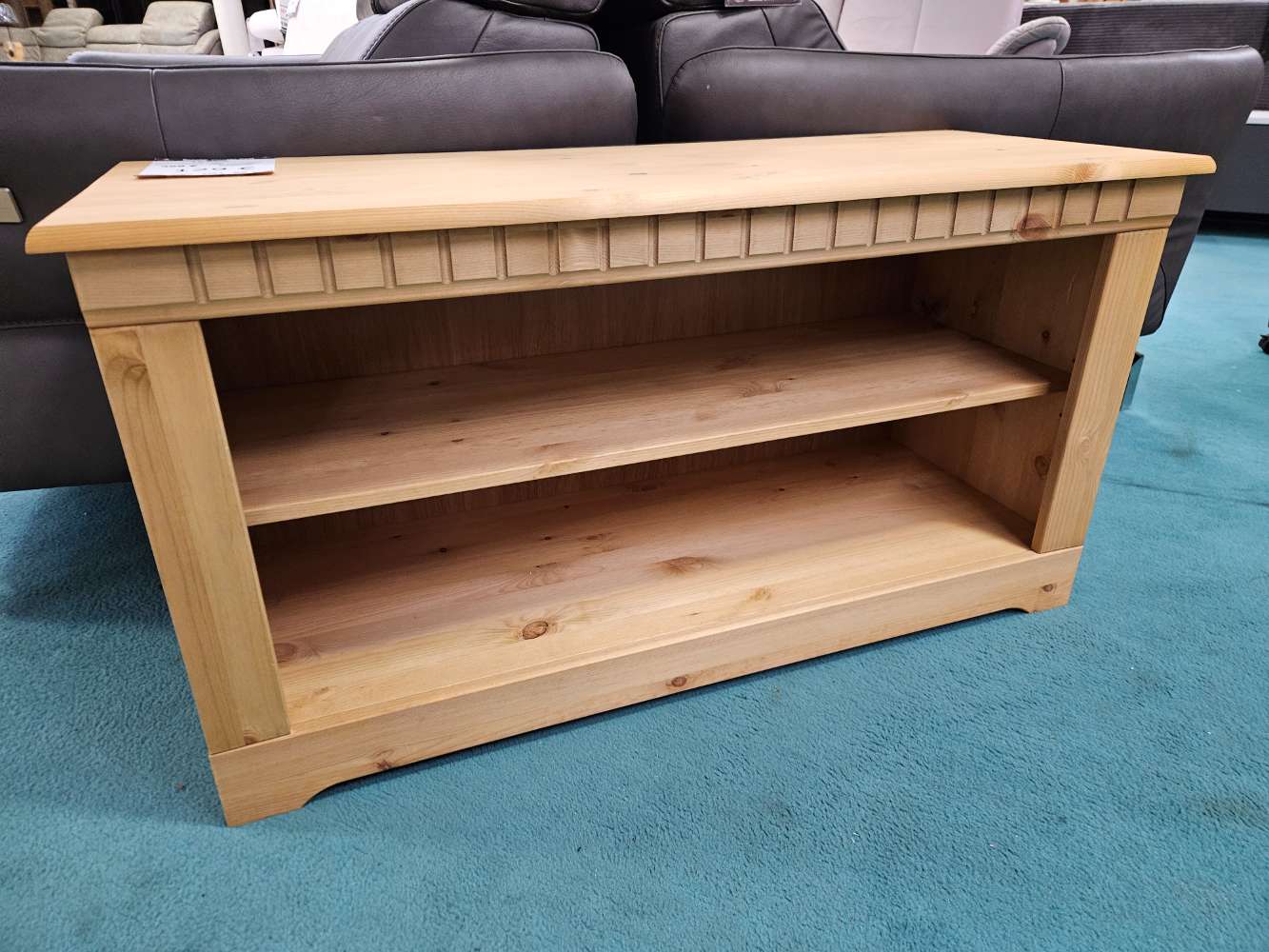 TV Bank Regal Kiefer massiv statt 399€