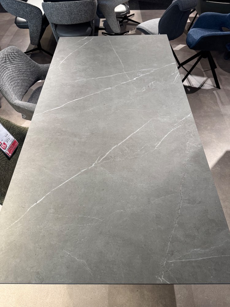 XXXLUTZ LUDWIGSBURG, ESSTISCH, KERAMIK, GRAU, DIETER KNOLL