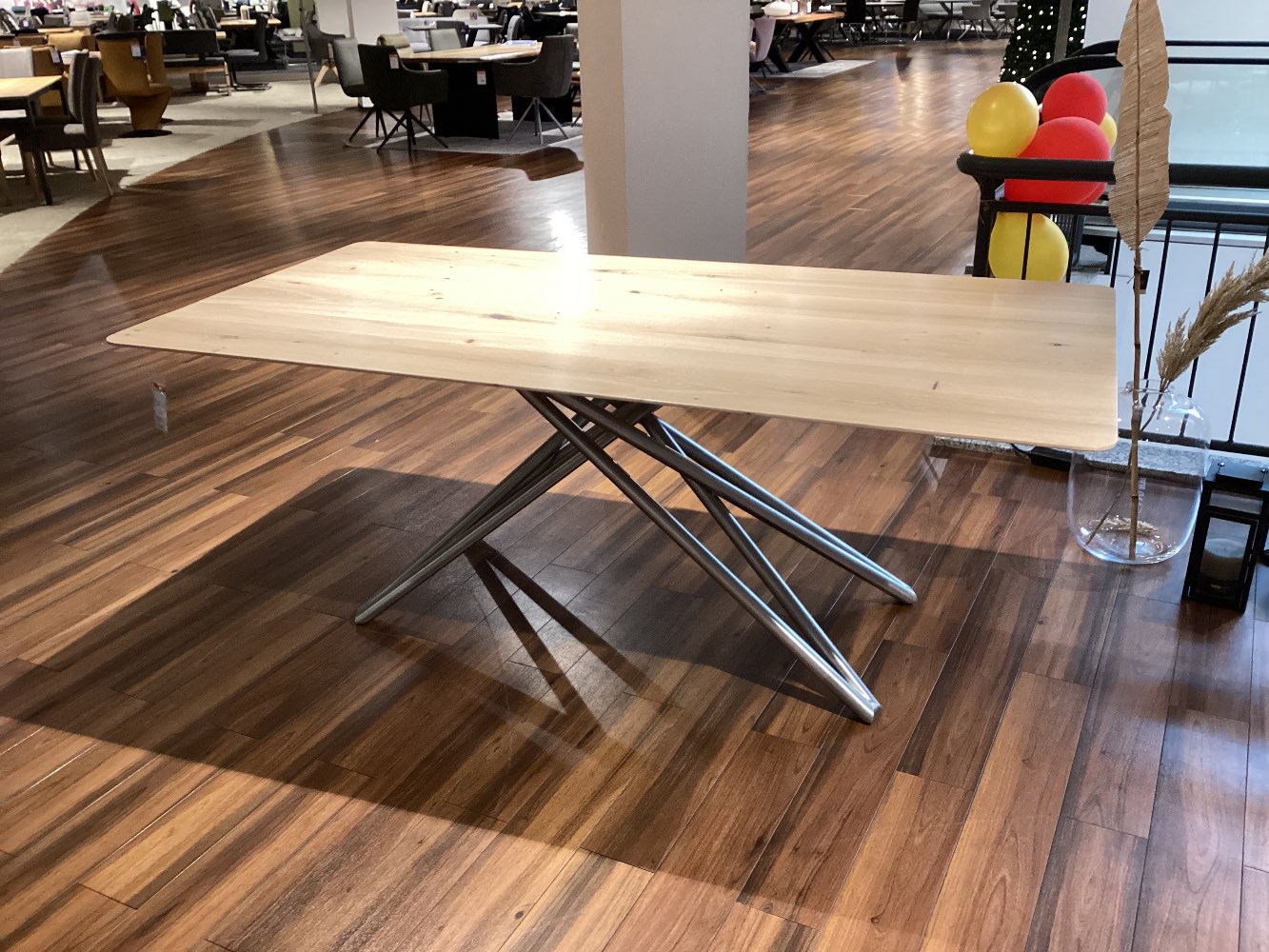 Esstisch „Helmond“, Orig. Musterring, Wildeiche massiv bianco