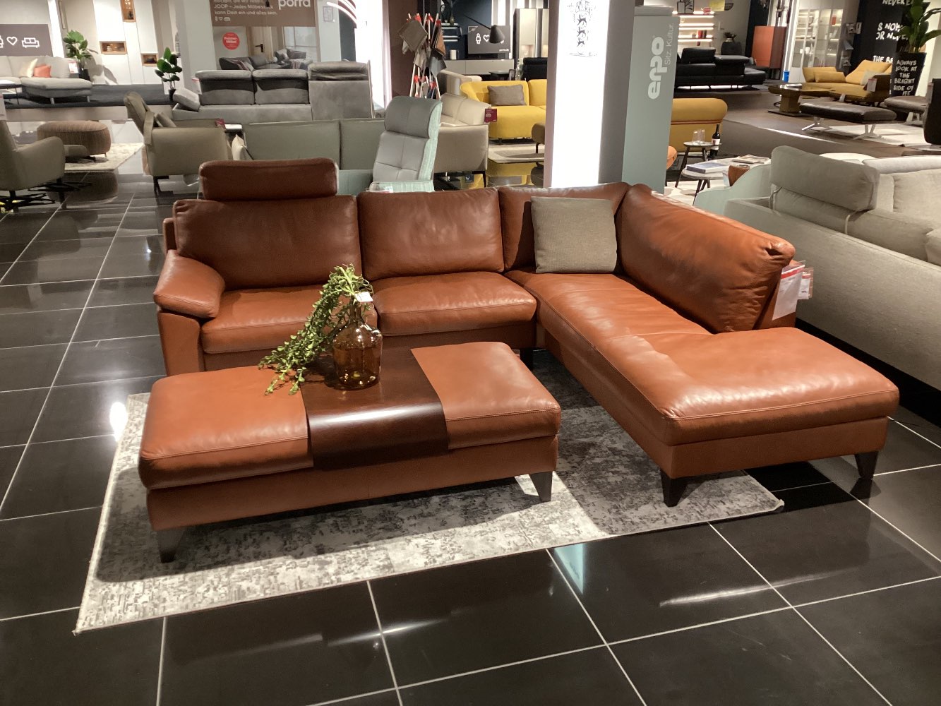 Garnitur „CL650“, Orig.  Erpo, Leder tabac, inkl. Hocker + Ablage