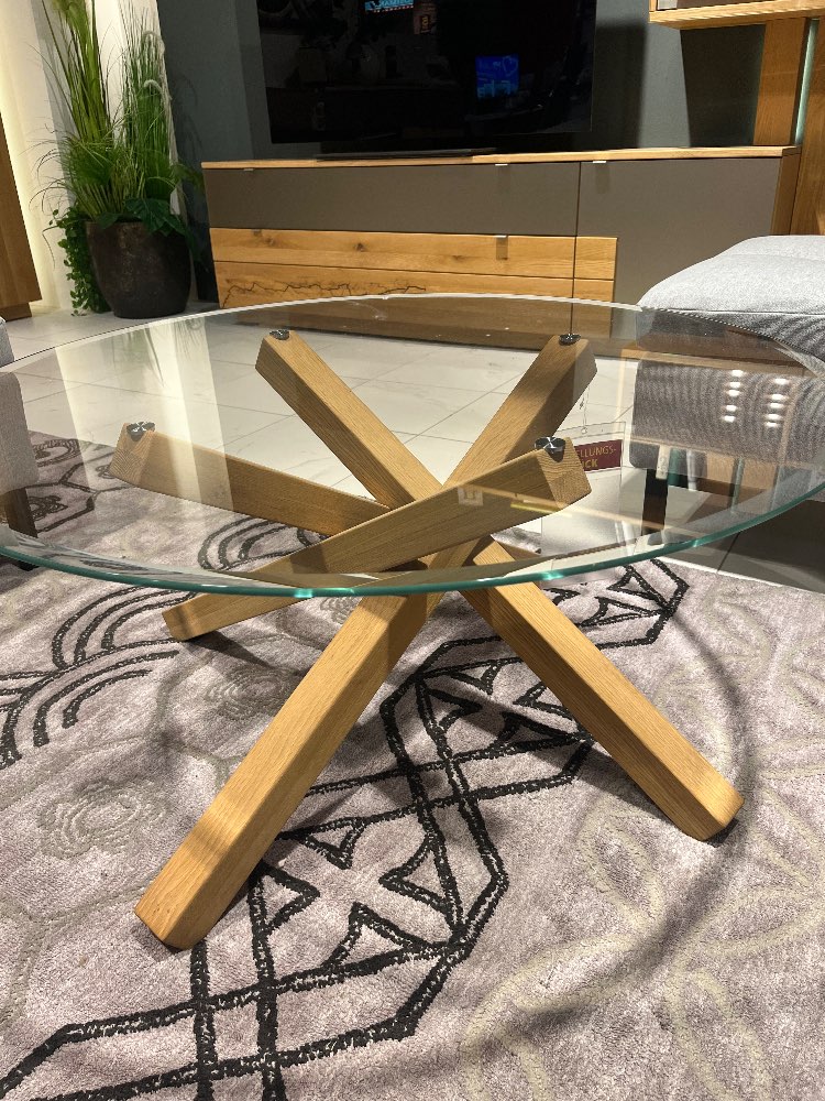 Kreuzcouchtisch „Signatura“