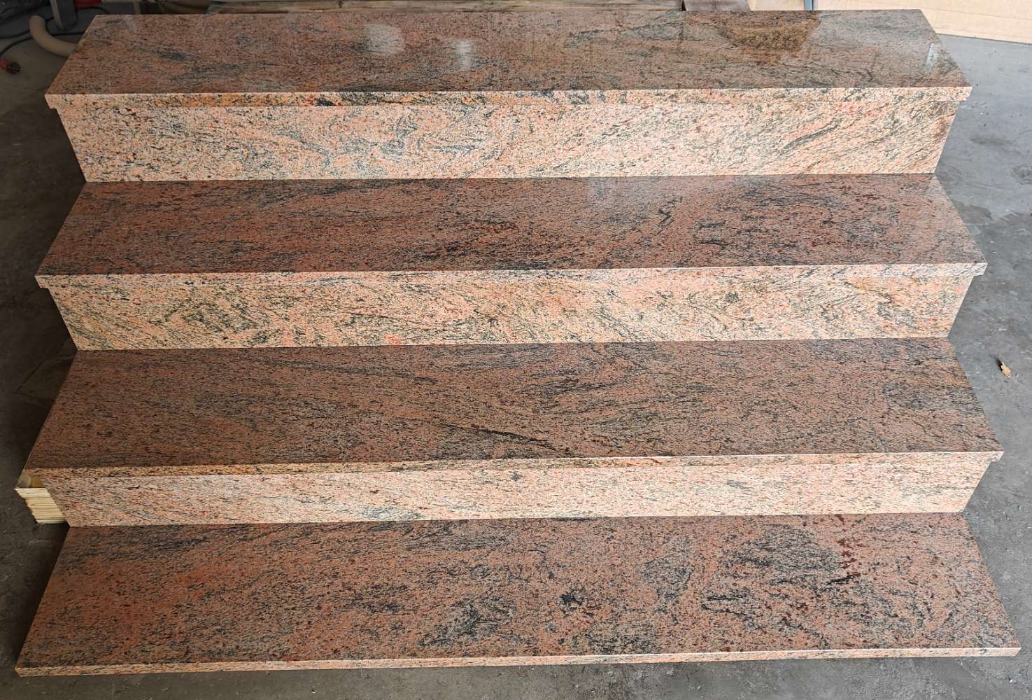 Naturstein Tritt- /Stellstufen & Sockelleisten -Indoor-