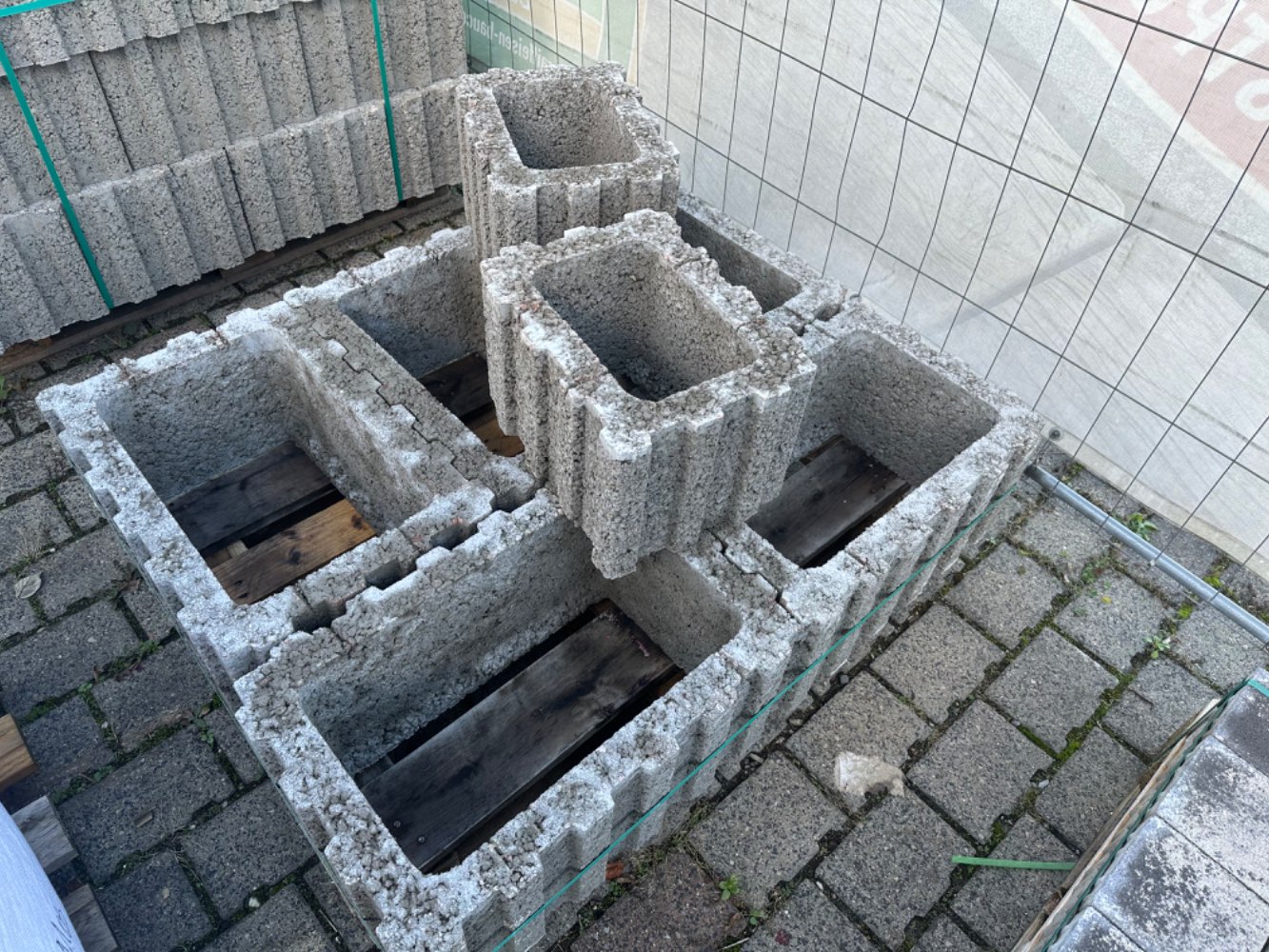 Pflanzstein Rasterflor grau 30X40x25