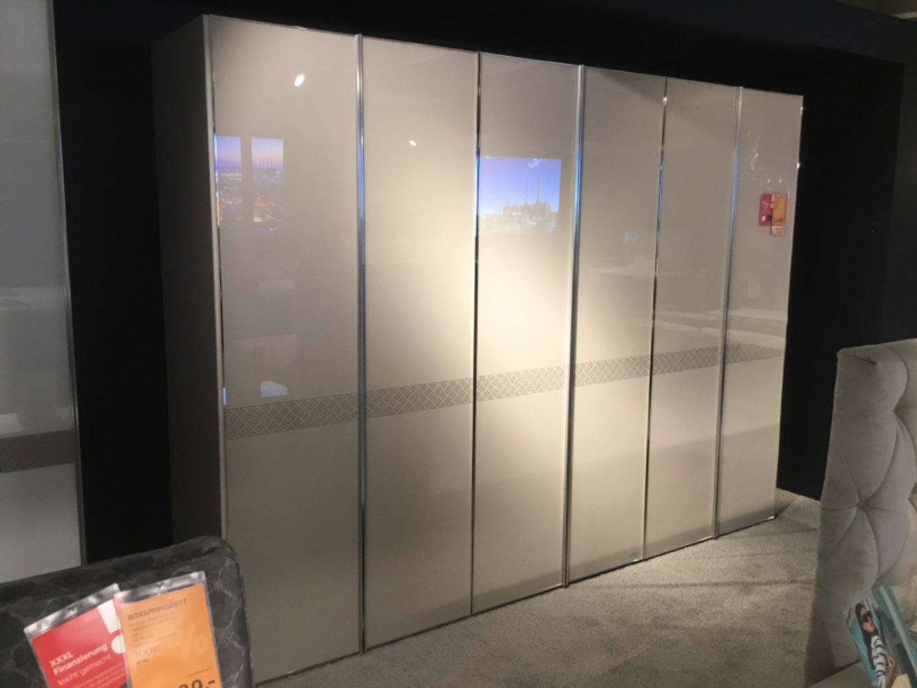 Möbel,JOOP,Schrank Glass,Sandglas,LED,ca. 300cm,Siebdruck,XXXL