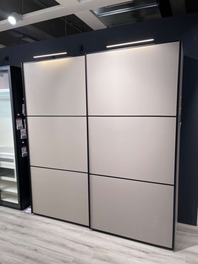 Schwebetürenschrank 2-türig