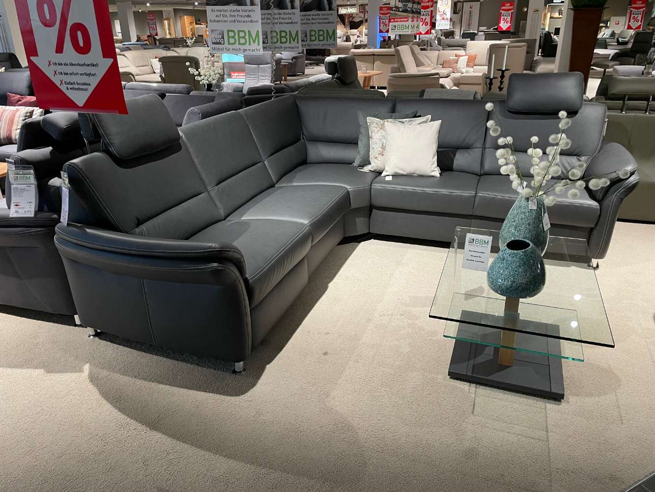 Polstergarnitur mit motorischer Relaxfunktion und Kopfstützen