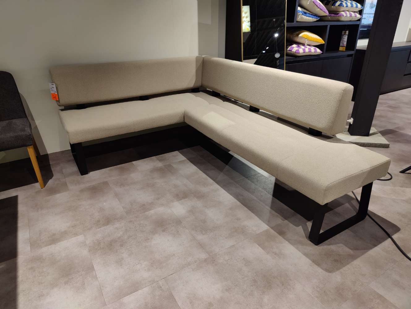 Eckbank – 167 x 224 cm – sandfarbig – Metall schwarz