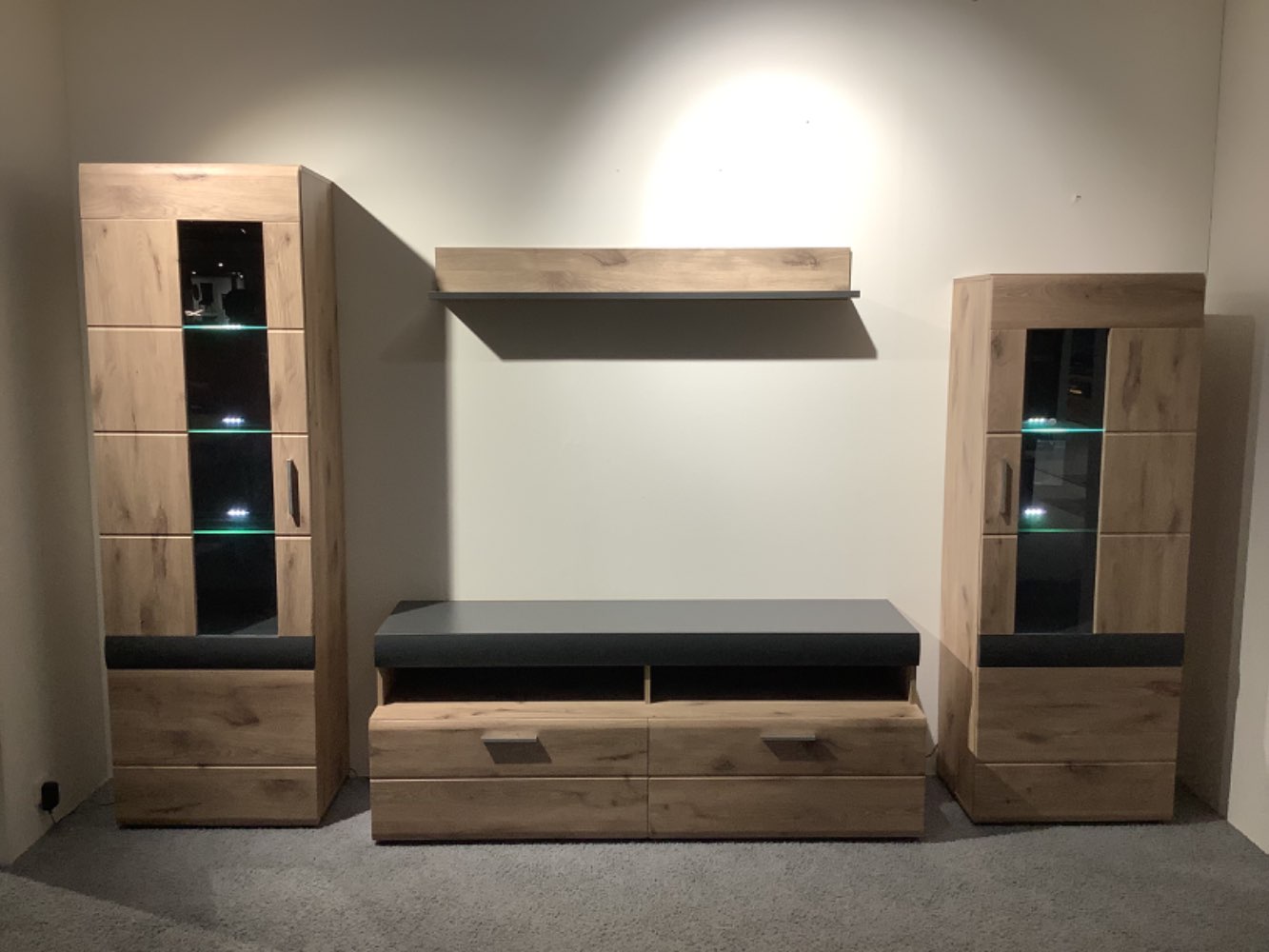 Wohnwand inkl. LED Clips und Trafo