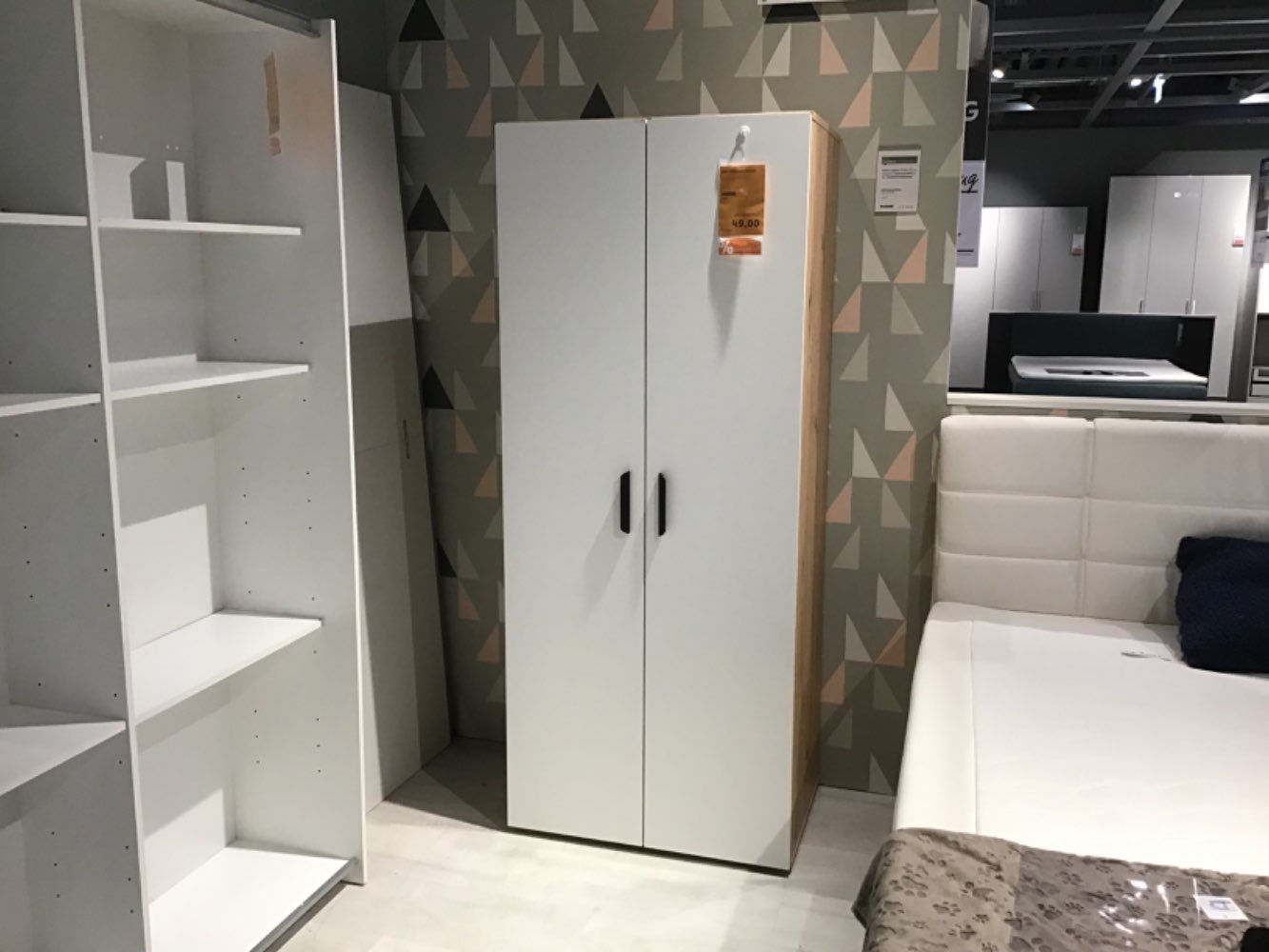 XXXLutz Ausstellungsstück Möbel Drehtürenschrank Basic Eiche weiß