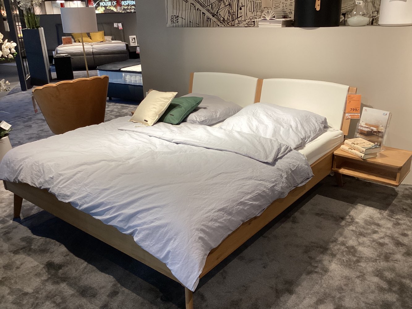 Möbel, Hasena, Bettanlage Lounge, LF ca. 180 x 200 cm, Eiche weiß