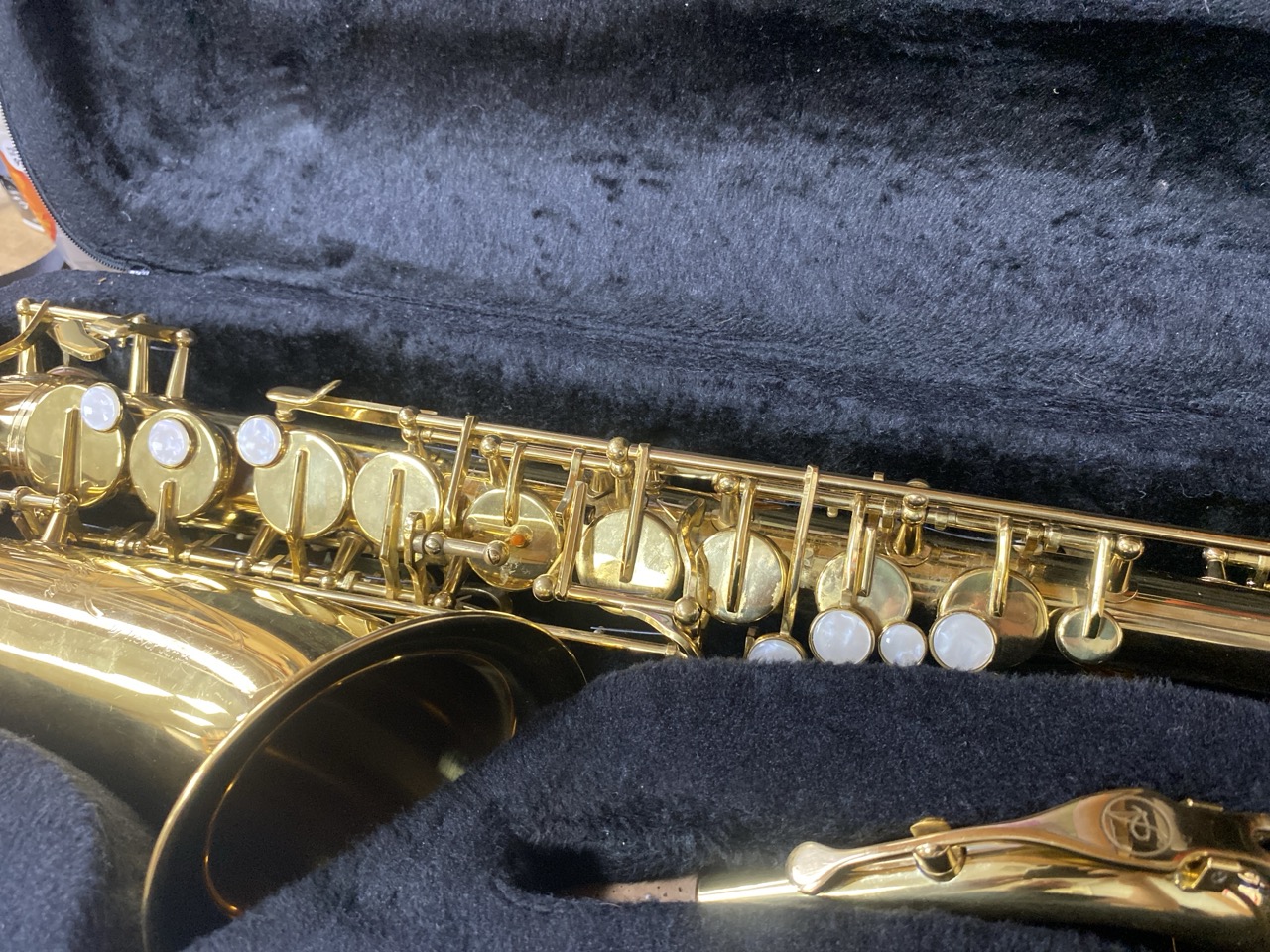 Altsaxophon Trevor J. James