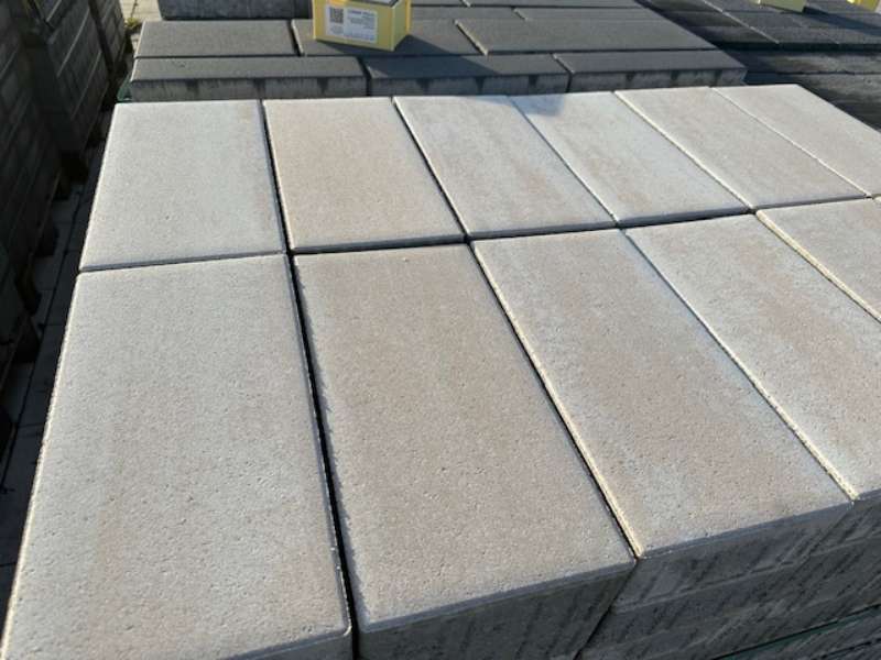 Maifeld Pflaster 40x20x8 cm beige nuanciert (2.Wahl)