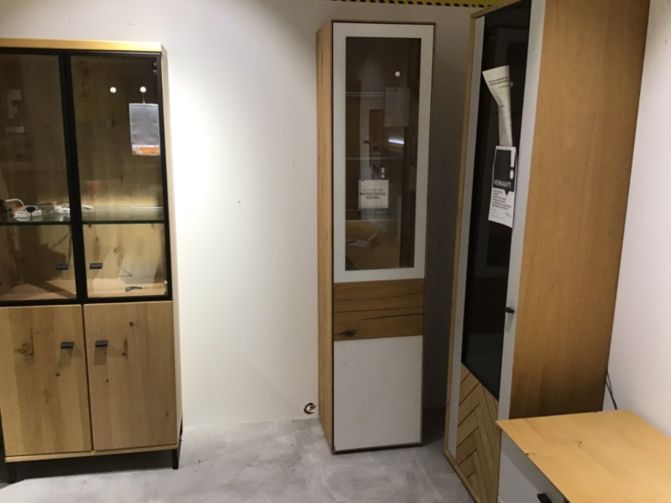 XXXLutz Wassertrüdingen Vitrine